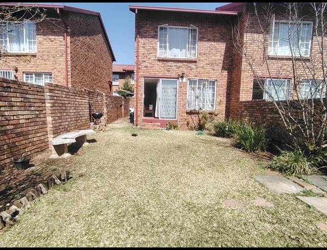 2 BEDROOM PROPERTY TO RENT IN ZWARTKOP